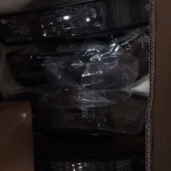 Grill in black gloss and smoked headlights housing - Picture 5 of 5